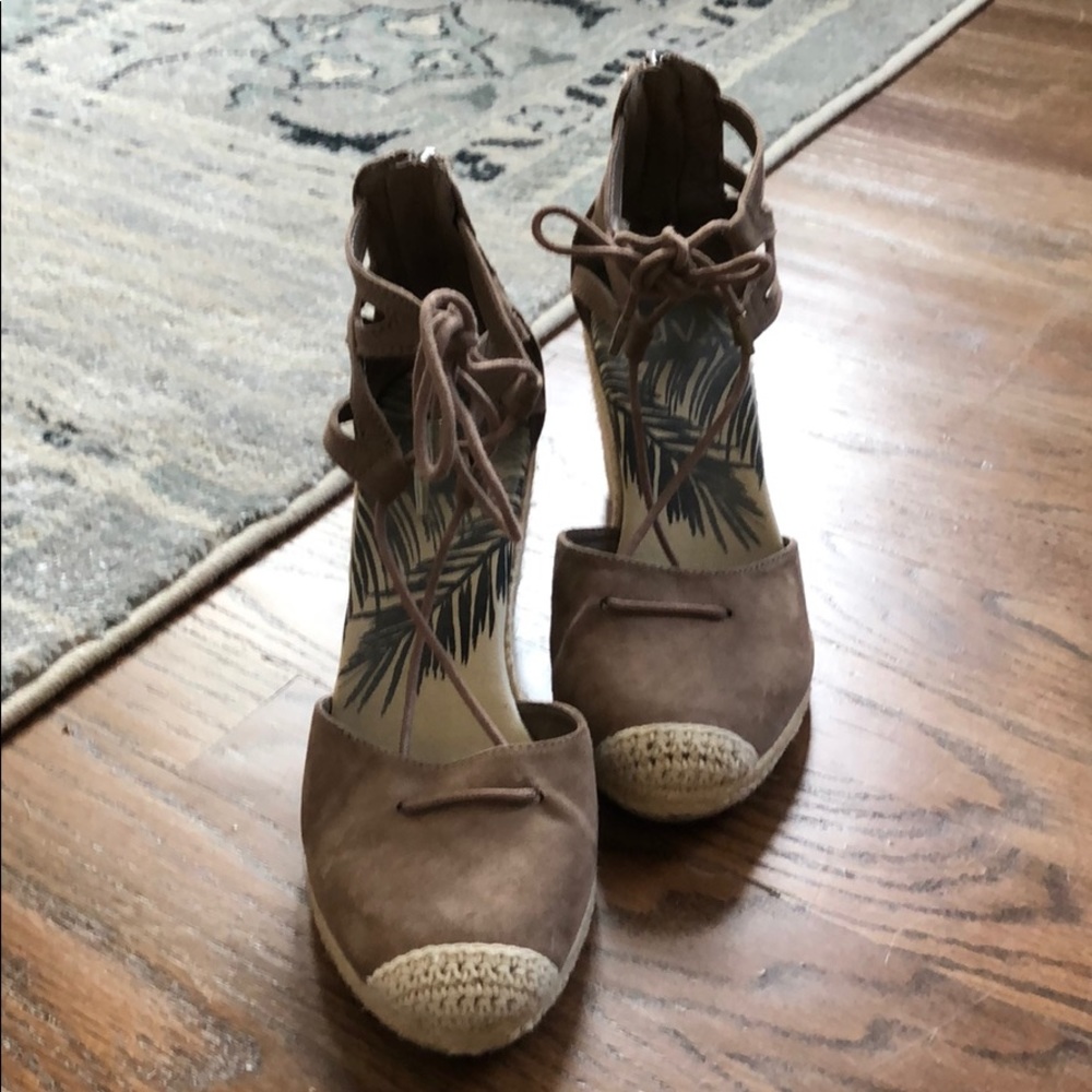 target DV wedge sandals